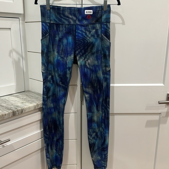 (6208) LULULEMON Invigorate High-Rise Tight 28" *Foil Sz 8 *LOVED - Picture 4 of 7